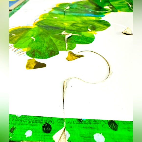 🚦🚦 Bundle 2 puzzles for $12 Mudpuppy 12 pc Puzzle - The Very Hungry Catepillar - Picture 7 of 9